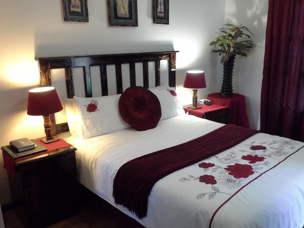 La Rochelle Inn Richards Bay Bagian luar foto